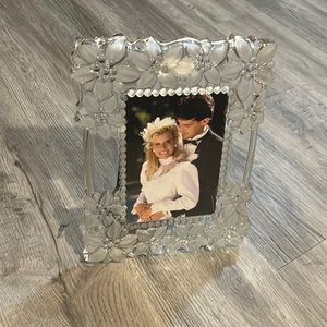 Mikasa Crystal Floral Bouquet 5x7 picture frame